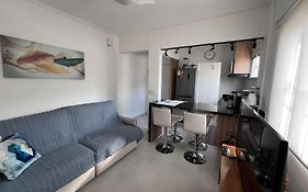 Canto Forte- Suite C/Varanda - Ate 5 Hospedes- Garagem - Wi Fi E 200 Metros Da Praia, 50 Metros Da Av Gastronomica Da Pg